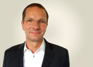 CHRISTOPHE ROSHARDT先生-SM CONTACT首席执行官